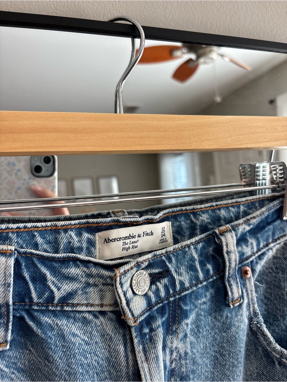 Abercrombie & Fitch The Loose High Rise Jeans - Picture 2 of 3